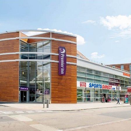 Premier Inn London Wandsworth Buitenkant foto